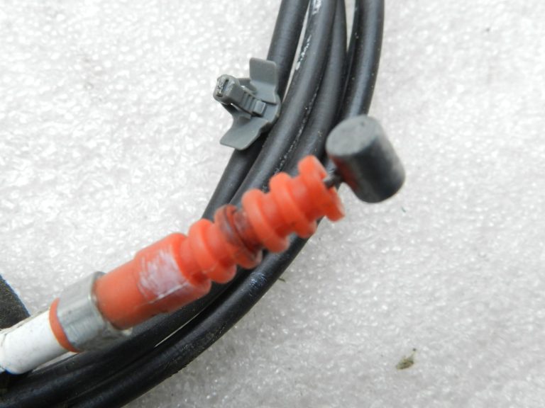 Nissan Qashqai J11 oriģinālais degvielas tvertnes vāka atvēršanas tross 788224EH0A
