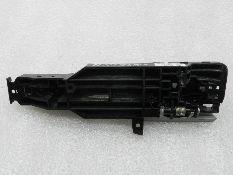 Nissan Qashqai II oriģinālā ārējā durvju rokturi – aizmugurē, kreisajā pusē