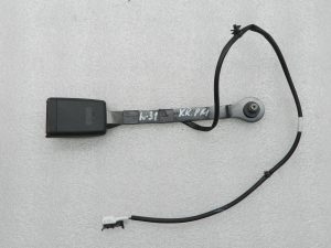 Nissan Qashqai II J11 oriģinālā drošības jostas sprādze priekšā 868424EA3A