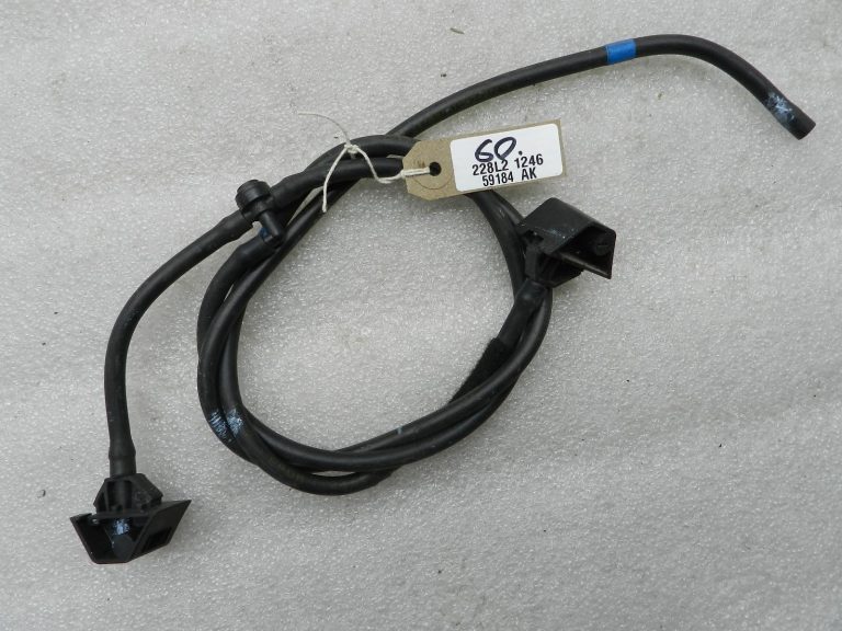 Nissan Qashqai J11 oriģinālā stiklu mazgāšanas caurule