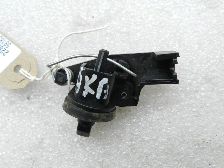 Nissan Qashqai J11 oriģinālais degvielas tvertnes vāka atvēršanas slēdzene 788274EA1A