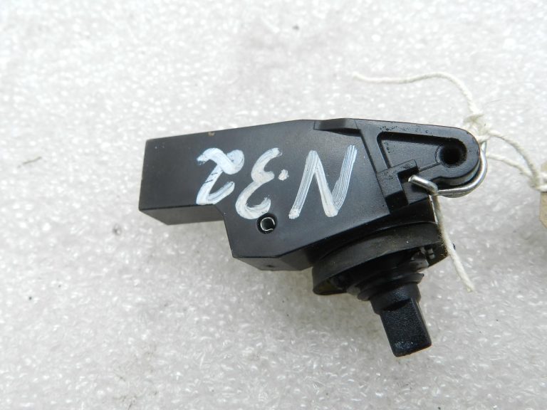 Nissan Qashqai J11 oriģinālais degvielas tvertnes vāka atvēršanas slēdzene 788274EA1A