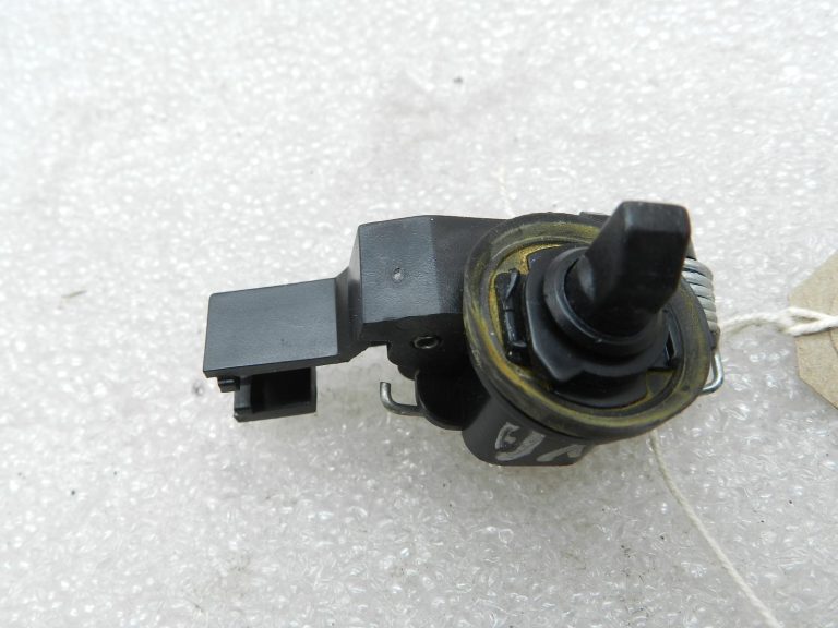 Nissan Qashqai J11 oriģinālais degvielas tvertnes vāka atvēršanas slēdzene 788274EA1A