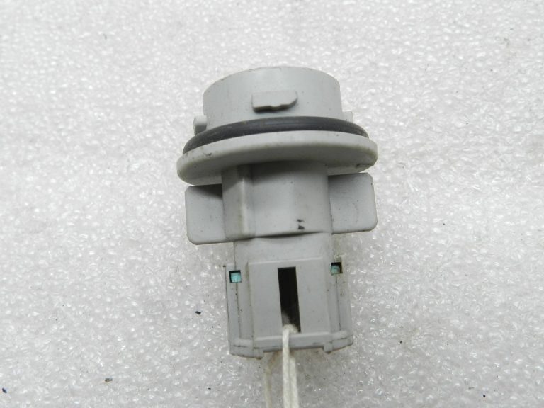 Nissan Qashqai oriģinālā aizmugurējā luktura spuldze 262433WS0A