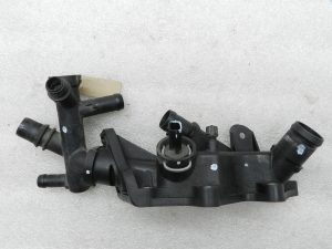 „Nissan Qashqai“ oriģinālais termostata korpuss