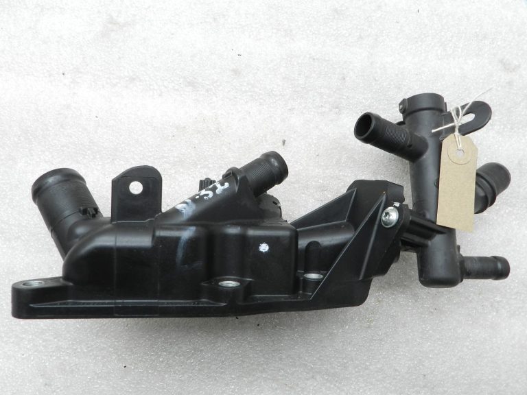 „Nissan Qashqai“ oriģinālais termostata korpuss