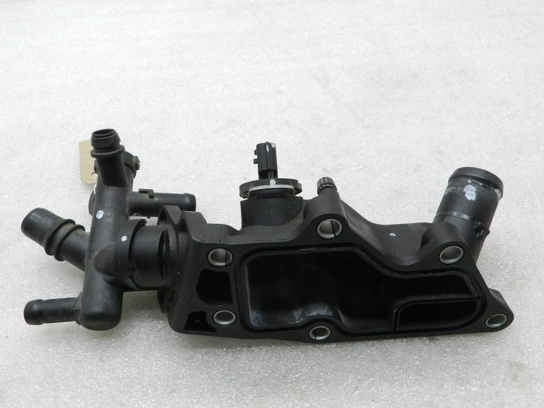 „Nissan Qashqai“ oriģinālais termostata korpuss