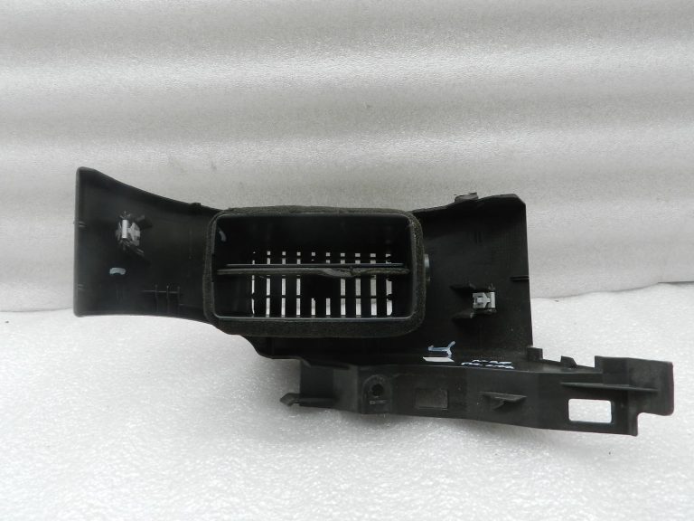 Nissan Navara II oriģinālā gaisa sprausla priekšā pa labi 681345X05A
