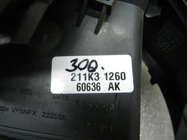 Nissan Navara II oriģinālā gaisa sprausla priekšā pa labi 681345X05A