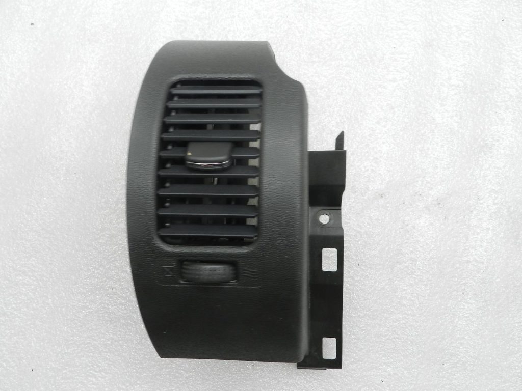 Nissan Navara II oriģinālā gaisa sprausla priekšā pa labi 681345X05A