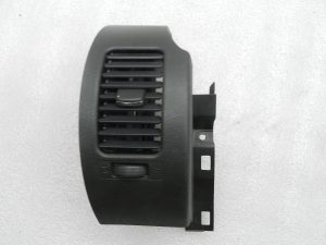 Nissan Navara II oriģinālā gaisa sprausla priekšā pa labi 681345X05A