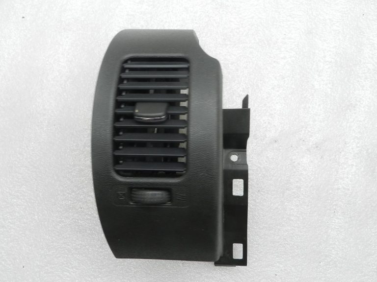 Nissan Navara II oriģinālā gaisa sprausla priekšā pa labi 681345X05A