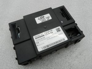 „Nissan Navara II“ oriģinālais virsbūves vadības bloks 284B24X00D