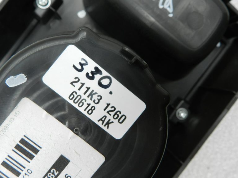 „Nissan Navara II“ oriģinālais dzērienu turētājs 969315X10B