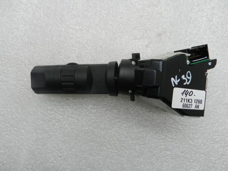 Nissan Navara II oriģinālais stikla tīrītāju slēdža svira 25260EB66A