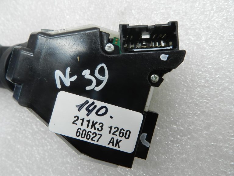 Nissan Navara II oriģinālais stikla tīrītāju slēdža svira 25260EB66A