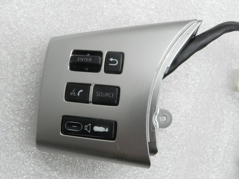 „Nissan Navara II“ oriģinālās stūres pogas 255505X01C 255505X11C