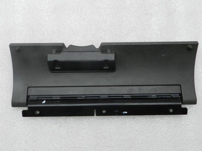 Nissan Navara II oriģinālais cimdu nodalījuma vāciņš 68247EB32C