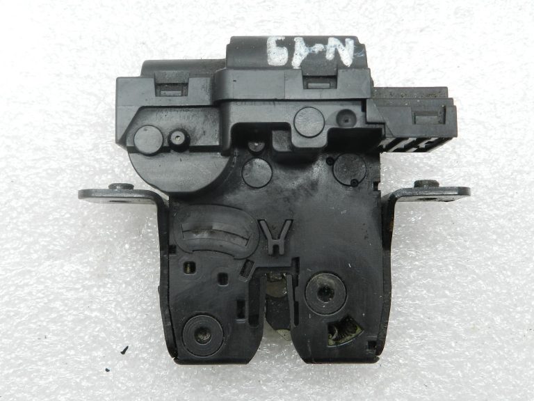 Nissan Qashqai oriģinālā bagāžnieka durvju slēdzene 90502AV70A