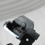 Nissan Qashqai oriģinālā bagāžnieka durvju slēdzene 90502AV70A