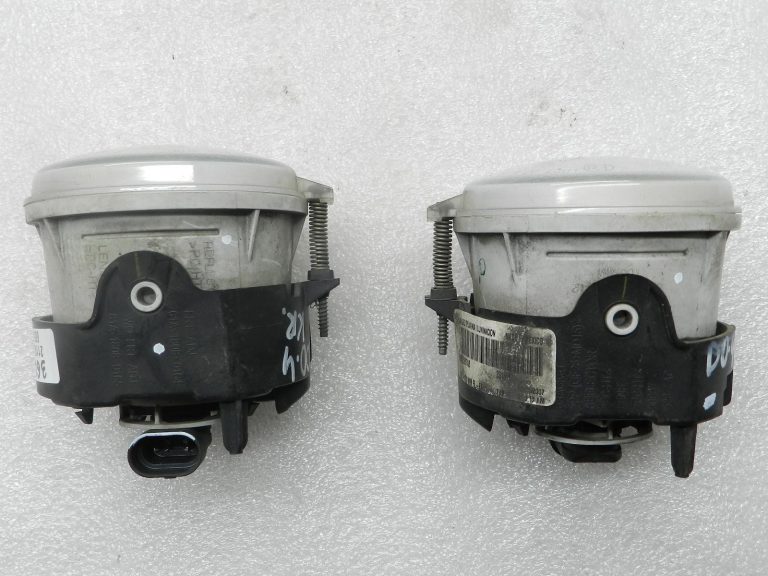 „Dodge Caliber“ oriģinālās priekšējās miglas lukturu komplekts 4805857AA
