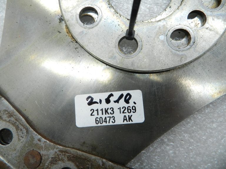 Mercedes E W212 oriģinālais svārsta ratu zobrats A2710300112