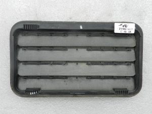 „Nissan Navara II“ oriģinālā virsbūves ventilācijas režģa kreisā puse 76804eb000