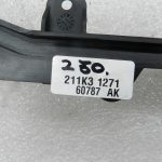 Nissan Navara II D40 3.0DCi oriģinālais pārsega turētājs (kreisajā pusē) 175755X20C