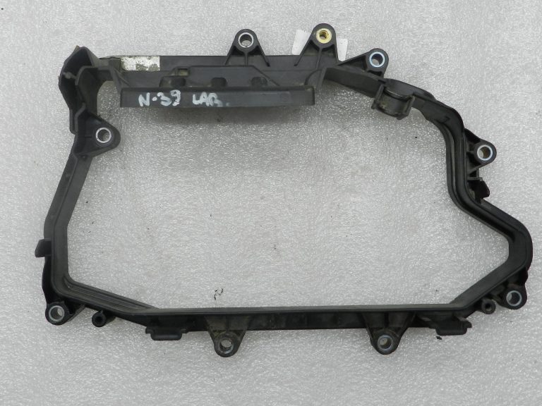 Nissan Navara II D40 3.0DCi oriģinālais pārsega stiprinājums labajā pusē 175755X20D