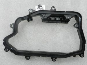 Nissan Navara II D40 3.0DCi oriģinālais pārsega stiprinājums labajā pusē 175755X20D