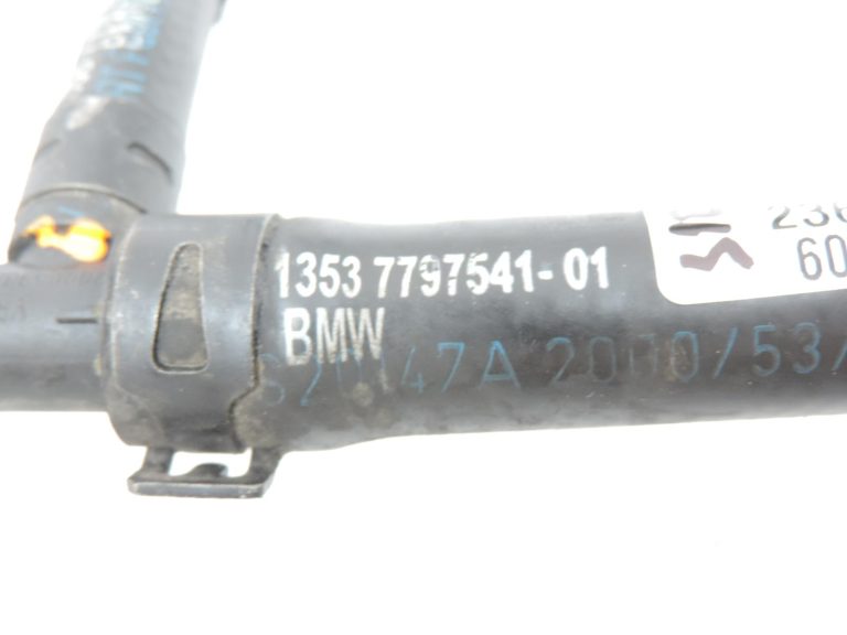 BMW E60 E61 M57N2 degvielas caurule 7797541 7796132
