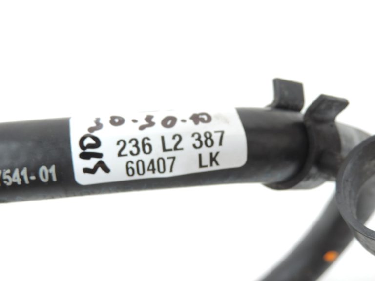 BMW E60 E61 M57N2 degvielas caurule 7797541 7796132