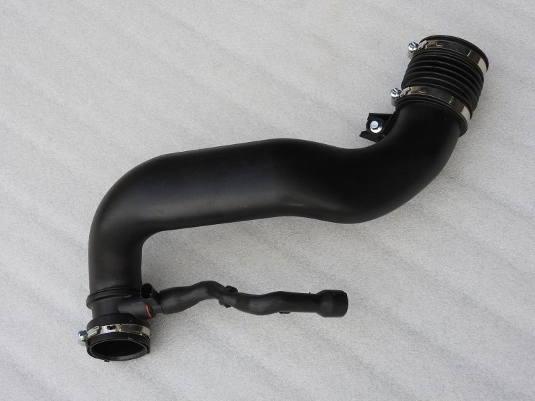 Gaisa ieplūdes šļūtene Jeep Commander XH Grand Cherokee WH 3.0 CRD 53013672AE