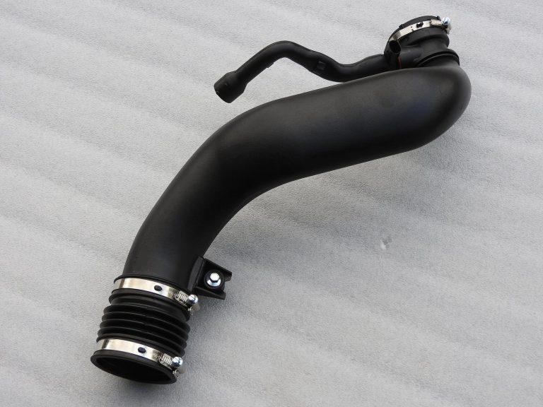 Gaisa ieplūdes šļūtene Jeep Commander XH Grand Cherokee WH 3.0 CRD 53013672AE