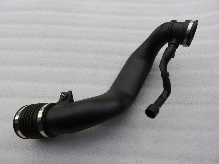 Gaisa ieplūdes šļūtene Jeep Commander XH Grand Cherokee WH 3.0 CRD 53013672AE