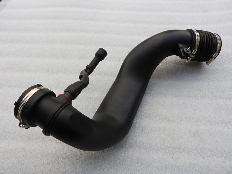 Gaisa ieplūdes šļūtene Jeep Commander XH Grand Cherokee WH 3.0 CRD 53013672AE