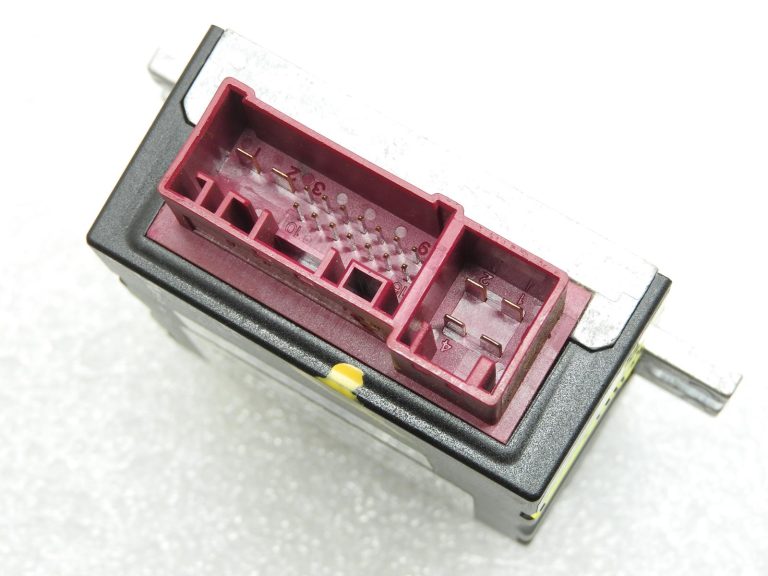 BMW E60 E60 E61 E90 E91 Vadības bloks degvielas sūknis 7229173 6763811 Helbako