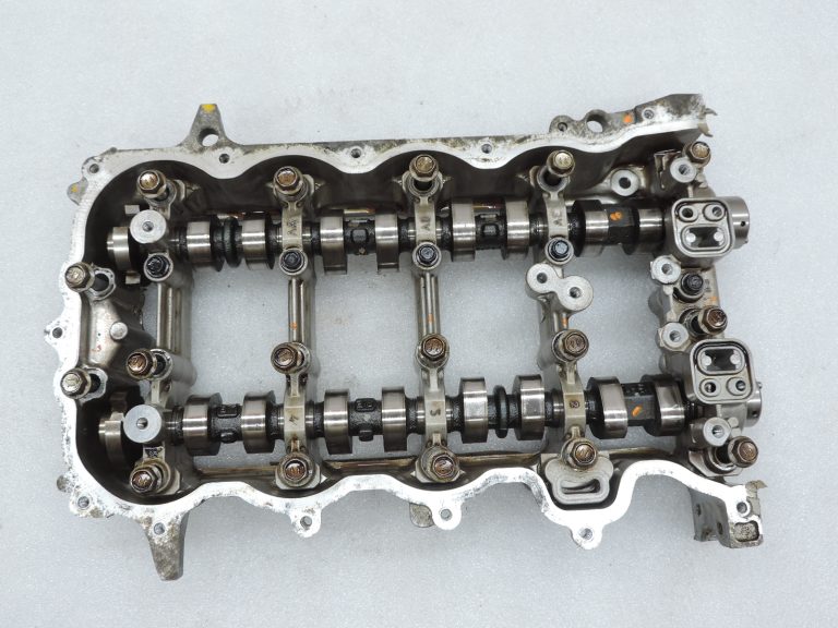 OE Toyota 1,3i benzīns 1NR-FE 16v vārpstas ar vārpstas korpusu 1110347010