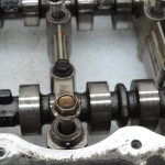 OE Toyota 1,3i benzīns 1NR-FE 16v vārpstas ar vārpstas korpusu 1110347010