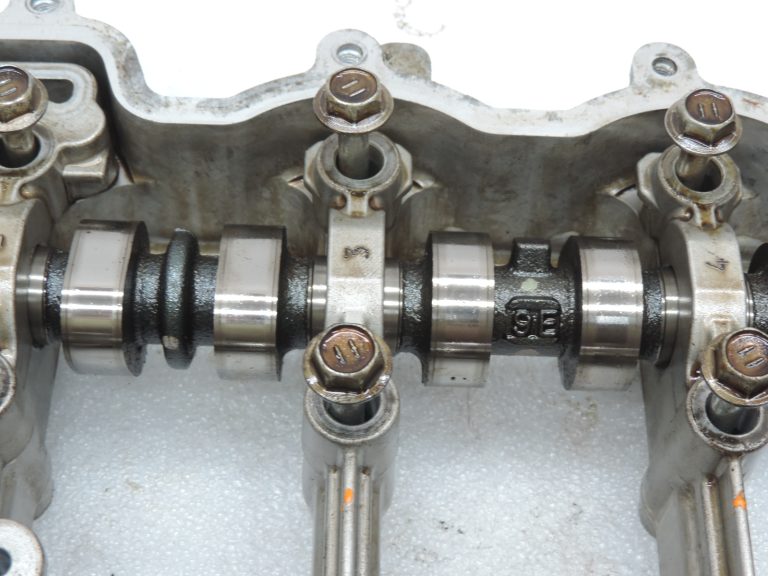OE Toyota 1,3i benzīns 1NR-FE 16v vārpstas ar vārpstas korpusu 1110347010