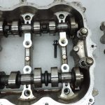 OE Toyota 1,3i benzīns 1NR-FE 16v vārpstas ar vārpstas korpusu 1110347010