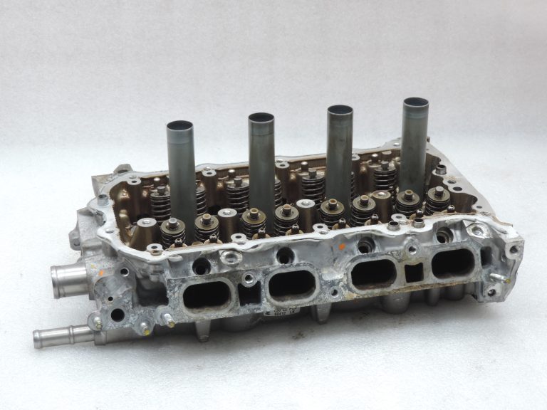 OE Toyota 1,3i benzīns 1NR-FE 16v cilindru galva Engine Head 1110149465