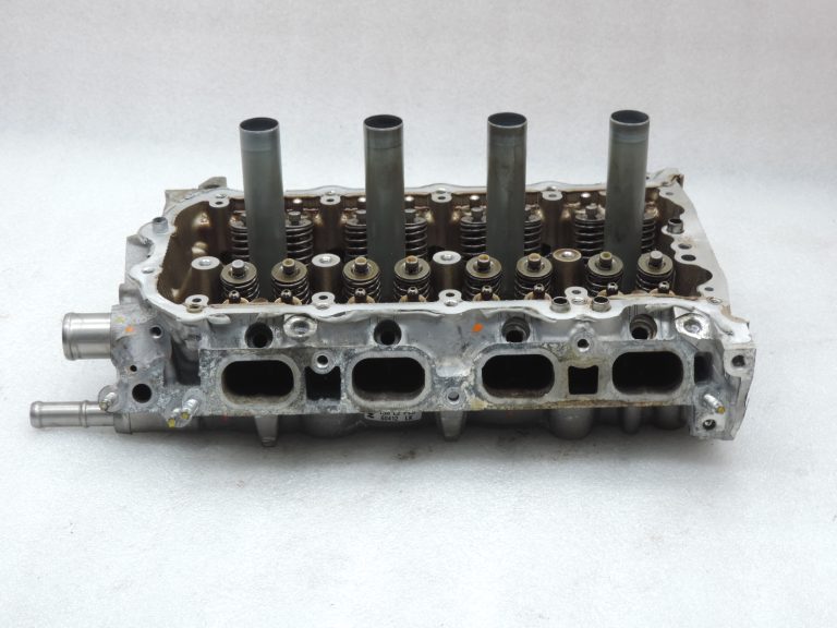 OE Toyota 1,3i benzīns 1NR-FE 16v cilindru galva Engine Head 1110149465
