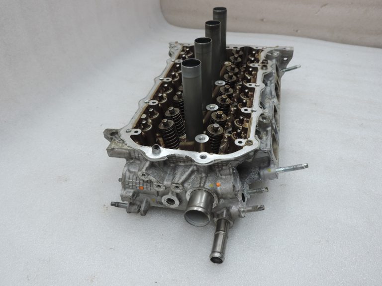 OE Toyota 1,3i benzīns 1NR-FE 16v cilindru galva Engine Head 1110149465