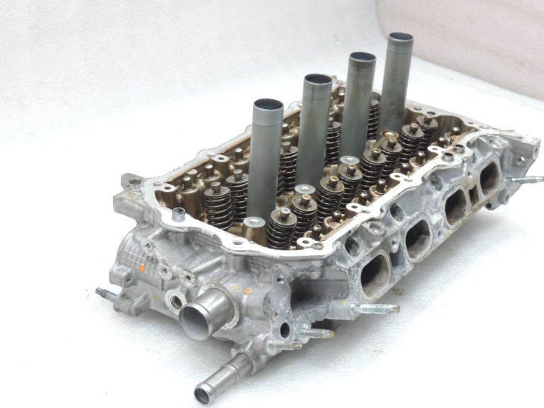 OE Toyota 1,3i benzīns 1NR-FE 16v cilindru galva Engine Head 1110149465