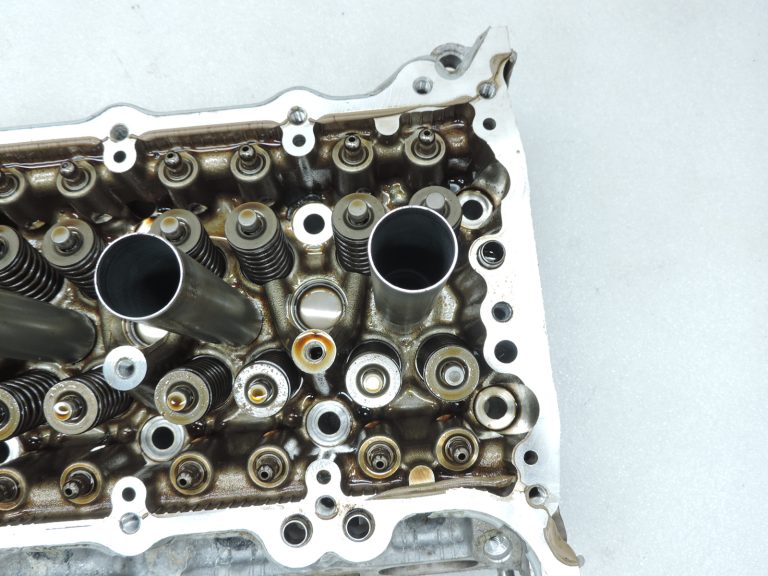 OE Toyota 1,3i benzīns 1NR-FE 16v cilindru galva Engine Head 1110149465
