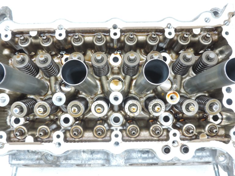 OE Toyota 1,3i benzīns 1NR-FE 16v cilindru galva Engine Head 1110149465