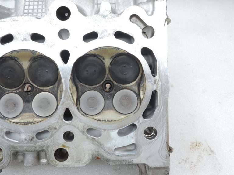OE Toyota 1,3i benzīns 1NR-FE 16v cilindru galva Engine Head 1110149465