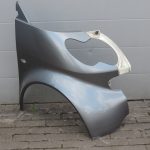 Smart ForTwo W450 labais priekšējais spārns, sudraba krāsā, pārklāts ar sudraba krāsas laku