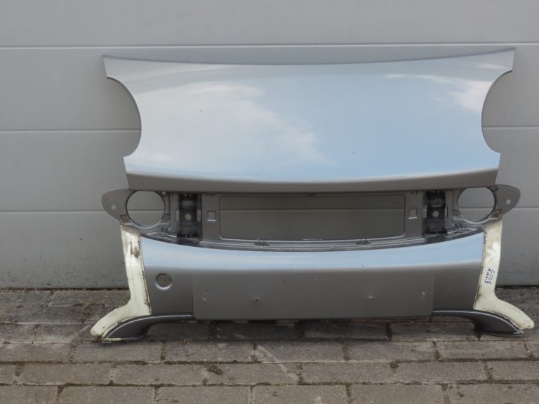 „Smart ForTwo W450“ priekšējā bampera vidusdaļa, detaļas sudrabkrāsā, pārklātas ar sudrabkrāsas laku